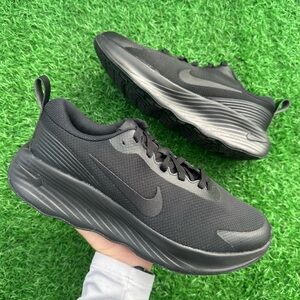 Nike Promina Black / Dark Smoke Grey